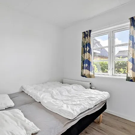 2 Bedroom Gorgeous In Appartement Hasle