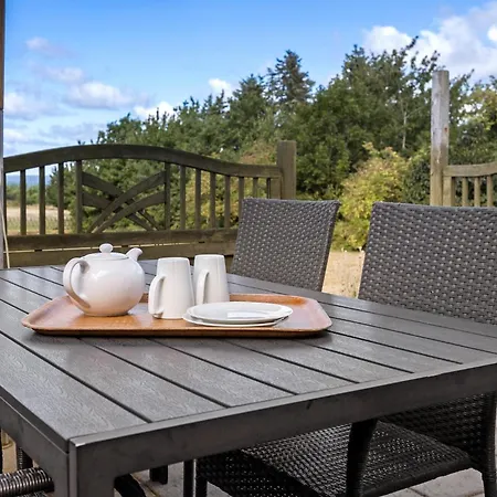 2 Bedroom Gorgeous In Appartement *