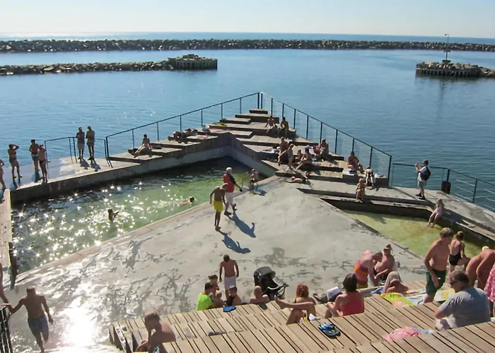 2 Bedroom Gorgeous In