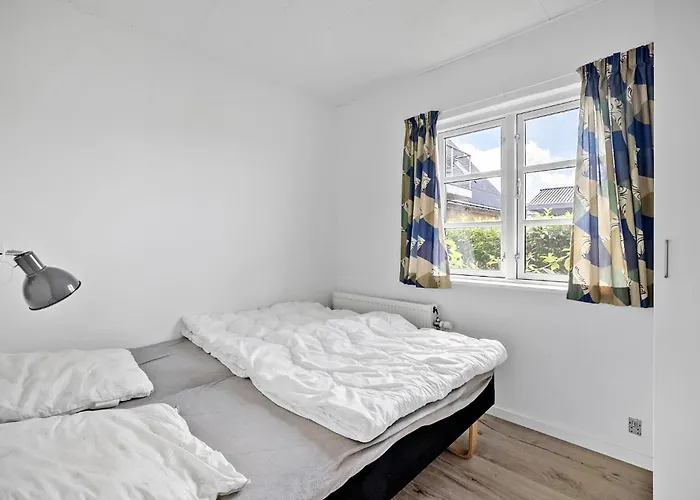 2 Bedroom Gorgeous In Apartment Hasle