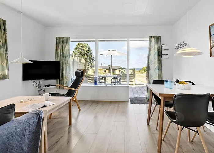 Apartment 2 Bedroom Gorgeous In
